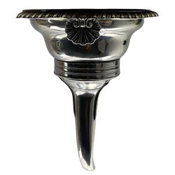 George IV silver wine funnel by Rebecca Emes & Edward Barnard I, the filter with gadrooned edge, shell-form clip and original gauze, H12cm 