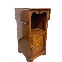 Edwardian mahogany drop leaf bedside table, the drop leaf top over one shelf and cupboard door, raised on a plinth base