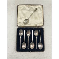 Set of six silver seal top coffee spoons and a silver fox hound tea spoon 1932