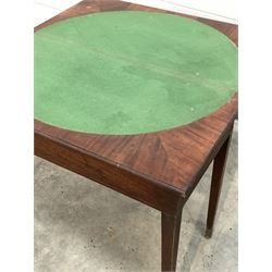 Georgian mahogany fold over card table, the top with satinwood band lifting to reveal baize lined playing surface, raised on square tapered supports with boxwood string inlay W89cm