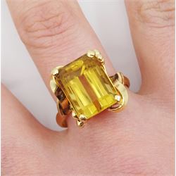 12ct gold single stone emerald cut citrine ring