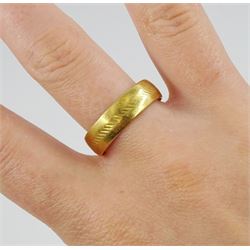 18ct gold wide wedding band, London 1976