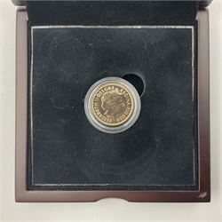 Queen Elizabeth II 2014 gold full sovereign coin, housed in a display box with CPM certificate