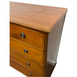 Early 20th century mahogany chest, moulded top over two short and three long drawers, with chequered stringing, on ogee bracket feet, oak lined 