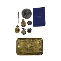 German Lusitania propaganda medallion, Active Service Testament 1914-15,  pin badge dagger 'Yser', Princess Mary gift tin etc