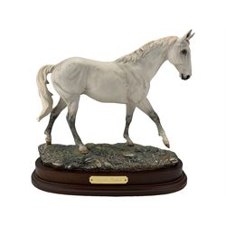 Royal Doulton limited edition equine figure, Desert Orchid, DA134, Limited Edition No 3715/7500, on a wooden base, H29cm
