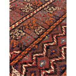 Persian Sumak Kilim flatweave ground rug, decorated with a repeating lineal geometric design260cm x 185cm