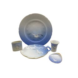 Bing & Grondahl Seagull pattern plate D24cm, leaf shaped dish no. 198, small dish and two small vases (5)