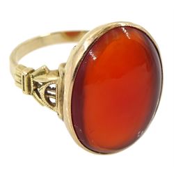 19th/early 20th century 10ct gold oval cabochon carnelian ring