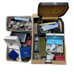 Quantity of costume jewellery and watches in jewellery boxes and loose 