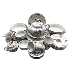 Spode Marlborough Sprays pattern part dinner and tea service including plates in various sizes, pair of open serving dishes, tea cups and saucers etc 31 pieces