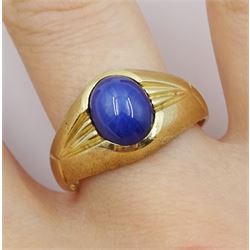 14ct gold single stone star sapphire ring, stamped 14K