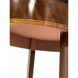 Sheraton style mahogany oval occasional table, the cross banded top with inlaid rosewood band centred by a boxwood paterae, raised on square tapered supports 57cm x 45cm, H72cm