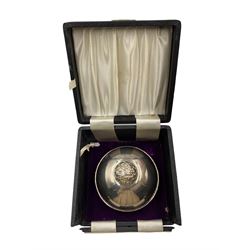 Limited edition silver trinket box and cover of spherical form issued to commemorate the wedding of Princess Anne and Captain Mark Phillips 1973 with plush lined interior in original box and with certificate, Sheffield assay, Maker A.T.Cannon 