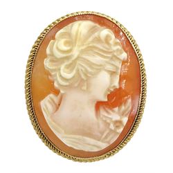 9ct gold oval shell cameo brooch