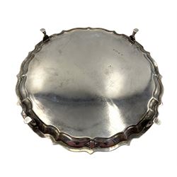 Edwardian silver circular salver with pie crust border on four shaped supports D26cm Birmingham 1905 Maker Barker Bros. 21oz