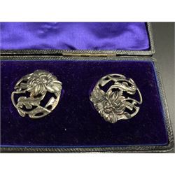Set of six Art Nouveau silver buttons each of stylised tendril and flower design, by 	William Hutton & Sons Ltd, Birmingham 1902, in original fitted case 