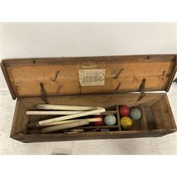 Croquet set in pine box