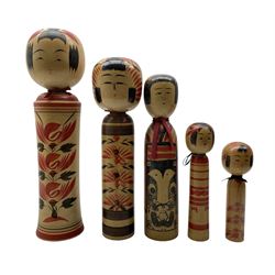 Five Vintage Japanese wooden Kokeshi dolls, one by Kazuo Sato, H46cm (5)