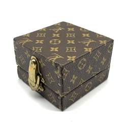 Louis Vuitton leather ring box, H5cm 