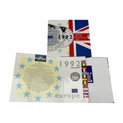 United Kingdom 1992 brilliant uncirculated coin collection, including dual dated 1992/93 fifty pence, in card folder