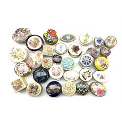 Collection of thirty one various trinket boxes including Stratton, Wedgwood, Coalport, Continental and Oriental etc