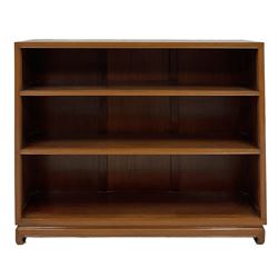 Chinese hardwood open book case, with two fitted shelves 