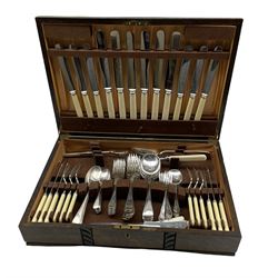 1930's/ 40's canteen of silver-plated cutlery in oak case 