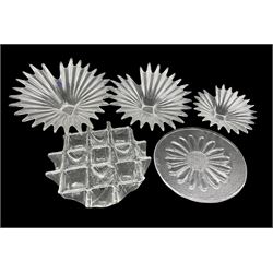 Set of three graduated Dartington glass 'Palm Star' glass dishes designed by Anita Harris, a Dartington glass cheese platter with flower head moulded design and a Murla glass dish