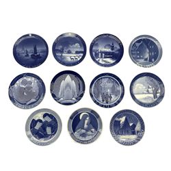 Eleven Royal Copenhagen Christmas plates comprising years 1920 - 1923, 1925, 1928 - 1931, 1934 and 1948 (11)