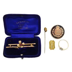 9ct gold single stone rose cut diamond ring, 17ct gold Chinese panel, 15ct gold stick pin, 9ct gold mounted Royal Engineers brooch and one other 9ct gold brooch