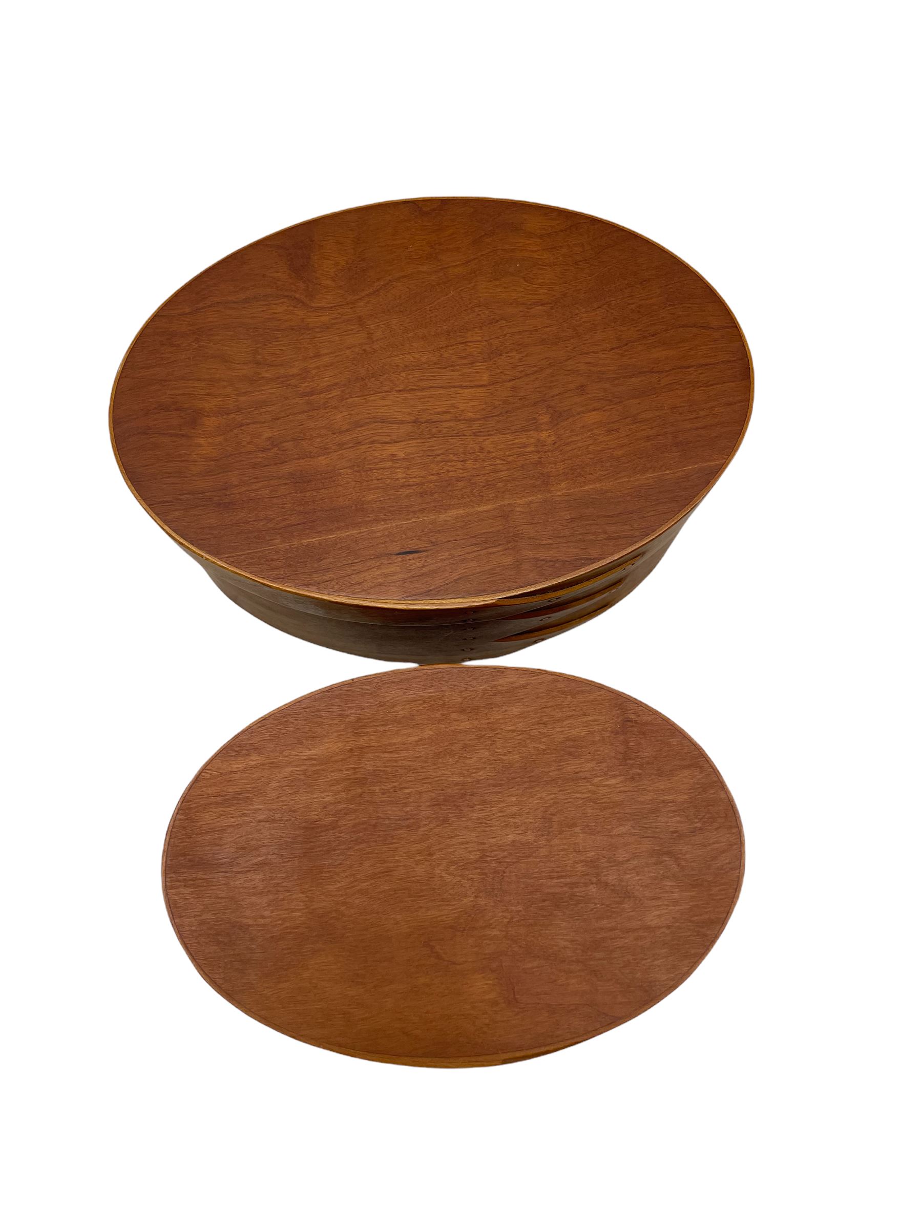 DS Pair of graduated bentwood Shaker style oval boxes by Orleans Carpenters, each with