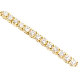 18ct gold round brilliant cut diamond bracelet, stamped 750, total diamond weight 3.02 carat, with International Gemological Institute report