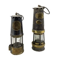 Davis Kirby Lamp No. 2A, manufactured by John Davis & Son (Derby) Ltd H30cm, together with an Eccles type SL miners lamp (2)