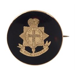 9ct gold  Royal Sussex sweetheart brooch, London 1917