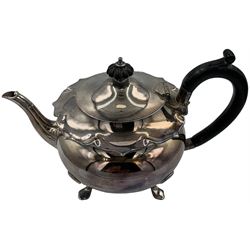 Silver teapot with shaped rim, fluted spout and raised on pad feet, with an ebonised handle and finial, hallmarked Charles Edward Nixon, Sheffield 1903, H15cm