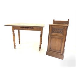 Edwardian walnut bedside cupboard, with raised back over one panelled door enclosing shelf, (W41cm) together with an oak and walnut tea table with fold over revolving top (W94cm)