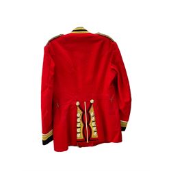 Welsh Guards dress tunic, gold collar with white edging, embroidered with Welsh leek