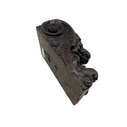 17th/ 18th century carved oak Corbel in the form of a Lions head H22cm x W15cm 