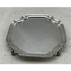 Square silver salver with indented corners and stepped border on scroll feet W23cm Chester 1926 Maker Blanckensee & Son 17.7oz