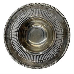 Edwardian silver sweetmeat dish with a pierced border on a pedestal foot D14cm Birmingham 1906 