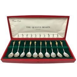 Set of ten silver and parcel gilt spoons 'The Queen's Beasts' commemorating the silver wedding anniversary of Queen Elizabeth II and Prince Philip with gilded finials and in fitted case, limited edition of 2000, London 1973, Maker William Comyns & Sons (Richard Comyns) approx 10.5oz 