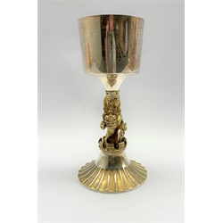 Silver and silver gilt limited edition Westminster Abbey cup commemorating the 1977 jubilee, the stem formed as an heraldic lion H18cm No. 291/750 14.3oz with certificate