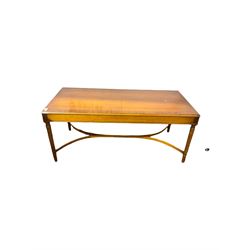 Mahogany coffee table with reeded supports 