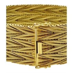 18ct gold herringbone link bracelet, London import mark 1972