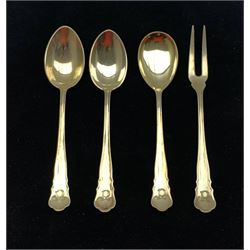 Quantity of German 800 standard silver cutlery by Dreyfuss all initialled 'R' comprising ten tea spoons, various table and serving spoons etc (22) approx 33oz