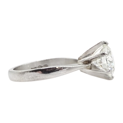 Platinum single stone solitaire round brilliant cut diamond ring, hallmarked, diamond approx 1.95 carat