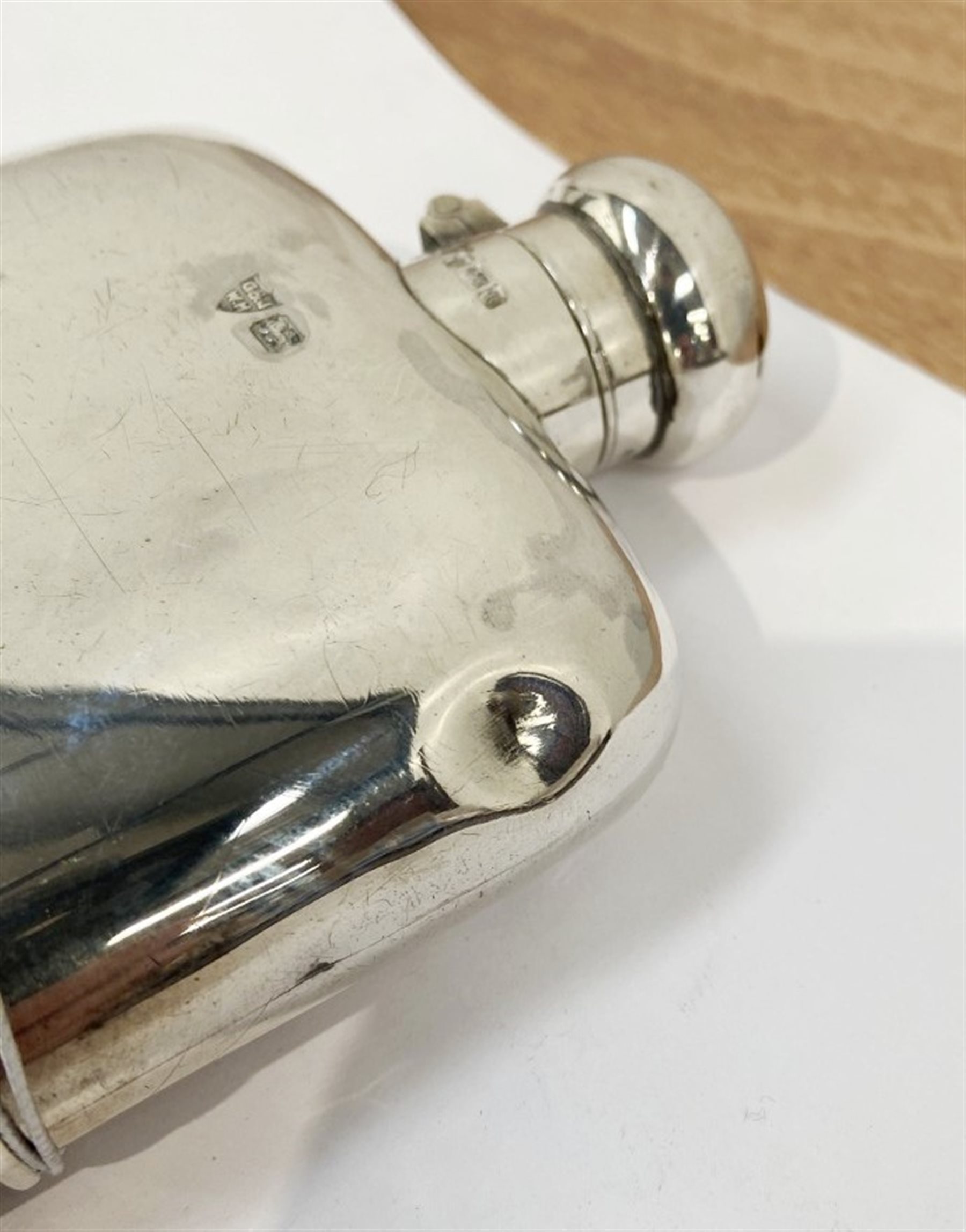 DS Edwardian silver hip flask with detachable cup 14cm, Sheffield 1902 ...