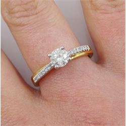 18ct gold single stone dimaond ring, with diamond set shoulders, hallmarked, principle diamond approx 0.50 carat