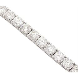 18ct white gold round brilliant cut diamond bracelet, stamped, total diamond weight approx 5.35 carat